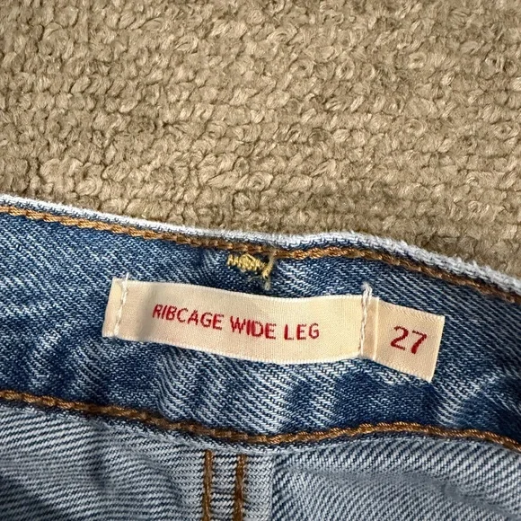 Levi’s Ribcage Wide Leg Jeans - Picture 4 of 5